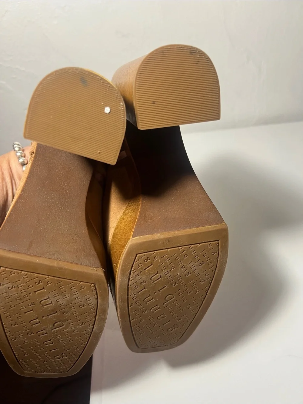 Gianni Bini Sotelo Platform Clogs